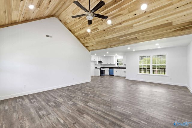 117 Creekside Drive, Albertville, AL 35950