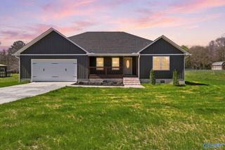 117 Creekside Drive, Albertville, AL 35950