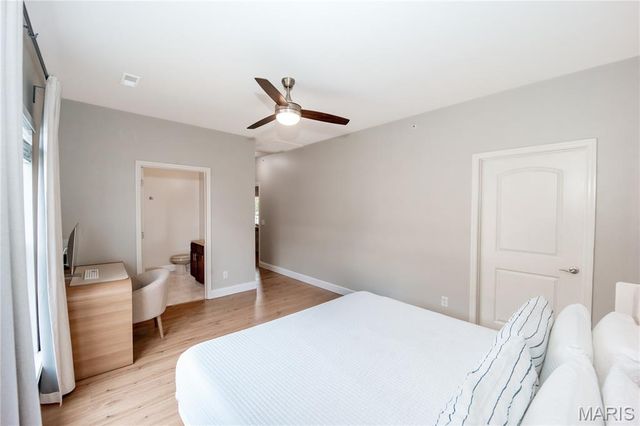 6401 Brookfield Court Drive 202, St Louis, MO 63129