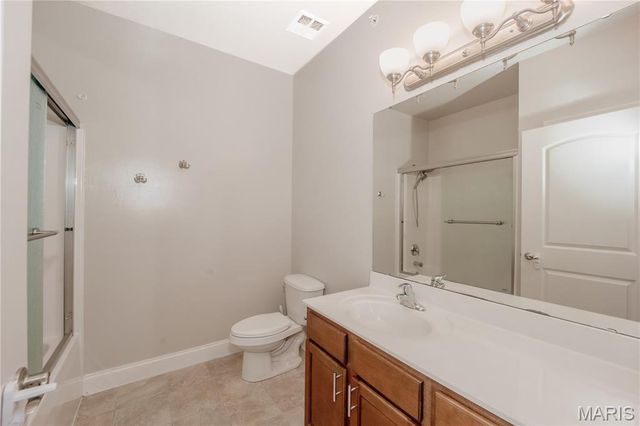 6401 Brookfield Court Drive 202, St Louis, MO 63129