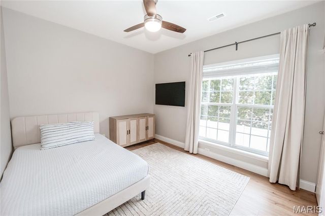 6401 Brookfield Court Drive 202, St Louis, MO 63129