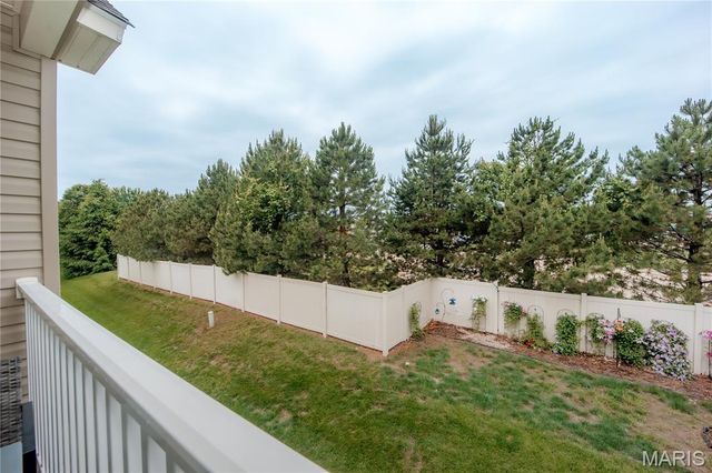 6401 Brookfield Court Drive 202, St Louis, MO 63129