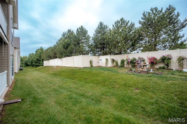 6401 Brookfield Court Drive 202, St Louis, MO 63129