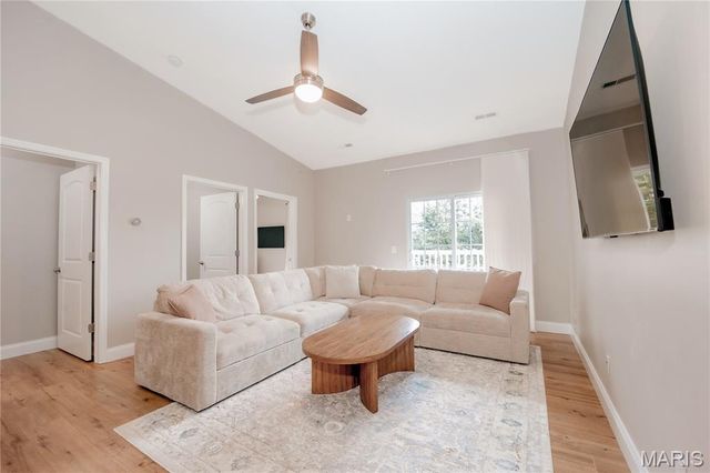 6401 Brookfield Court Drive 202, St Louis, MO 63129