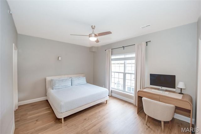 6401 Brookfield Court Drive 202, St Louis, MO 63129
