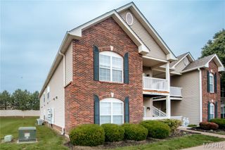 6401 Brookfield Court Drive 202, St Louis, MO 63129