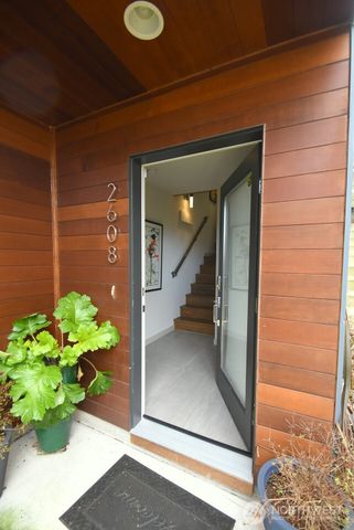 2608 23rd Avenue W, Seattle, WA 98199
