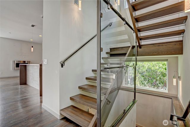2608 23rd Avenue W, Seattle, WA 98199