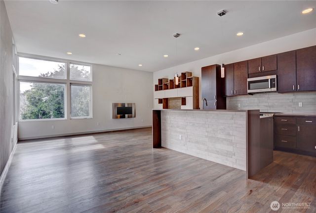 2608 23rd Avenue W, Seattle, WA 98199