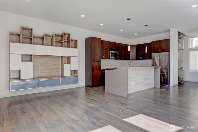 2608 23rd Avenue W, Seattle, WA 98199