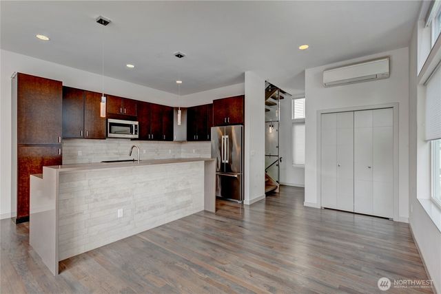 2608 23rd Avenue W, Seattle, WA 98199