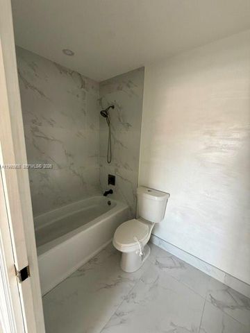 12617 NW 11 lane 12617, Miami, FL 33182