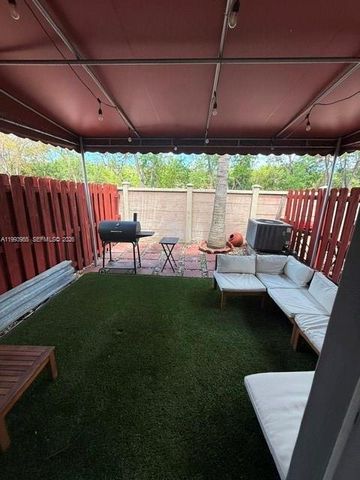 12617 NW 11 lane 12617, Miami, FL 33182