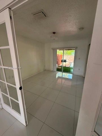 12617 NW 11 lane 12617, Miami, FL 33182