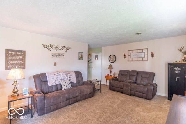 1204 Dusty Trail, Greenwood, IN 46142