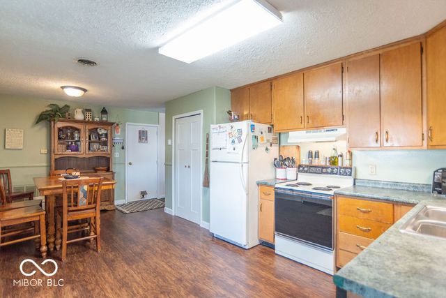 1204 Dusty Trail, Greenwood, IN 46142