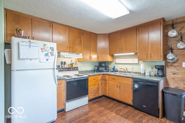 1204 Dusty Trail, Greenwood, IN 46142