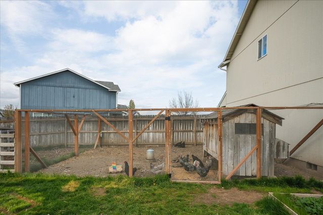 430 S Dovetail Ct, Airway Heights, WA 99001