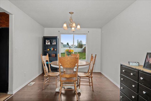 430 S Dovetail Ct, Airway Heights, WA 99001