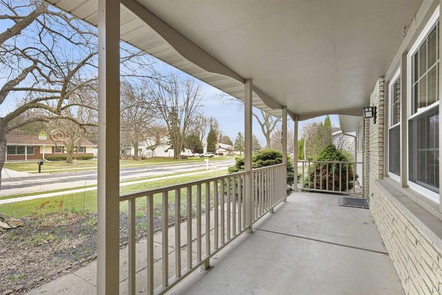 120 Walmar Drive, Sun Prairie, WI 53590