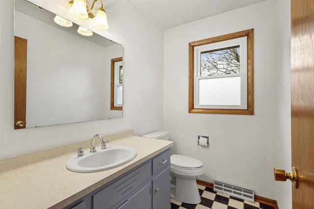 120 Walmar Drive, Sun Prairie, WI 53590