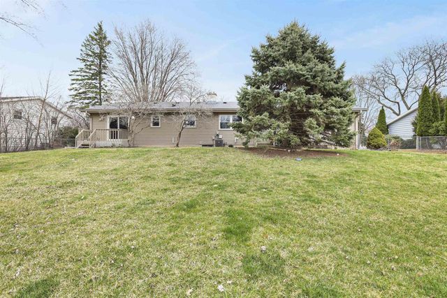 120 Walmar Drive, Sun Prairie, WI 53590