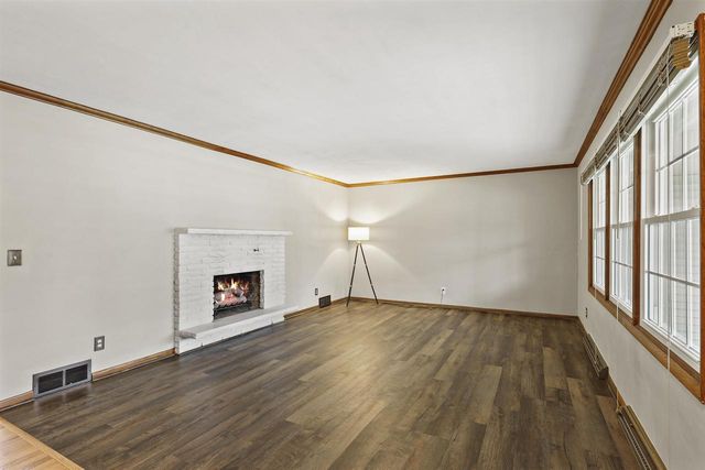 120 Walmar Drive, Sun Prairie, WI 53590