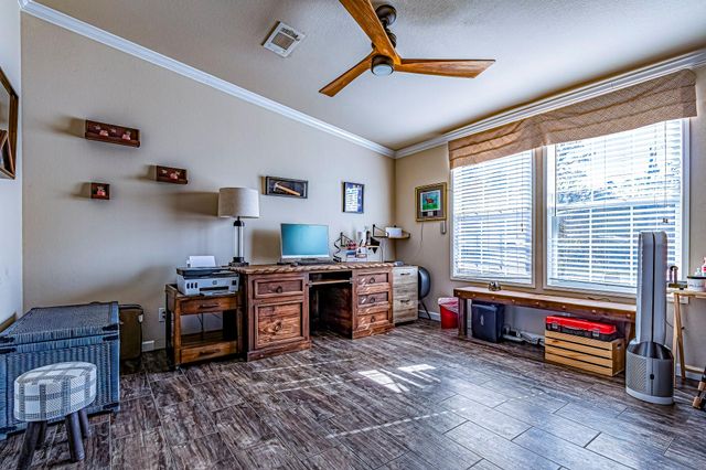 120 Mary Drive, Huntsville, TX 77320