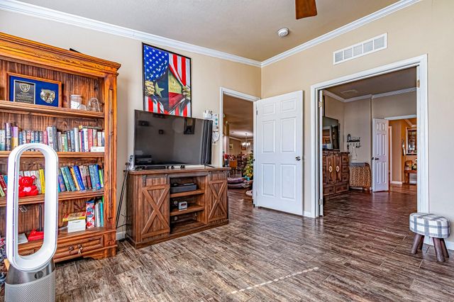 120 Mary Drive, Huntsville, TX 77320