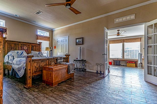 120 Mary Drive, Huntsville, TX 77320