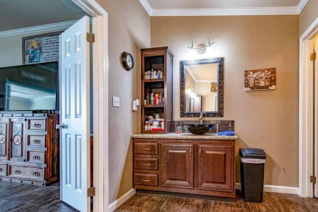 120 Mary Drive, Huntsville, TX 77320