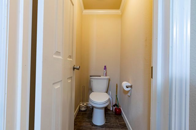 120 Mary Drive, Huntsville, TX 77320