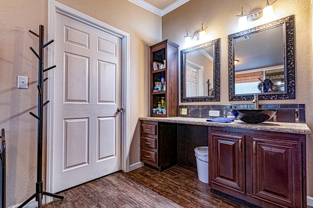 120 Mary Drive, Huntsville, TX 77320