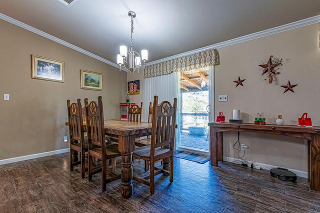 120 Mary Drive, Huntsville, TX 77320