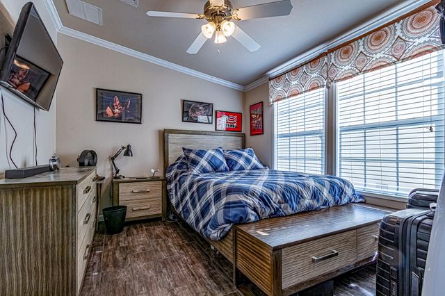 120 Mary Drive, Huntsville, TX 77320