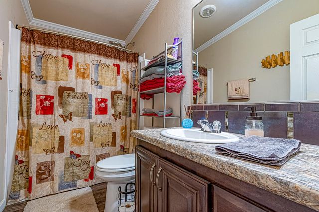 120 Mary Drive, Huntsville, TX 77320