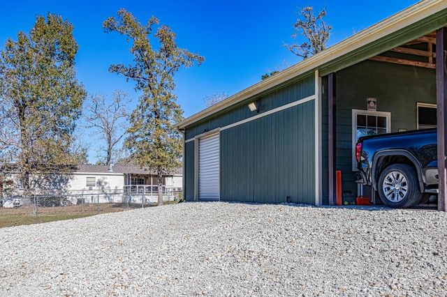 120 Mary Drive, Huntsville, TX 77320