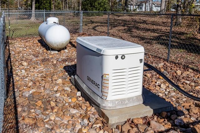 120 Mary Drive, Huntsville, TX 77320