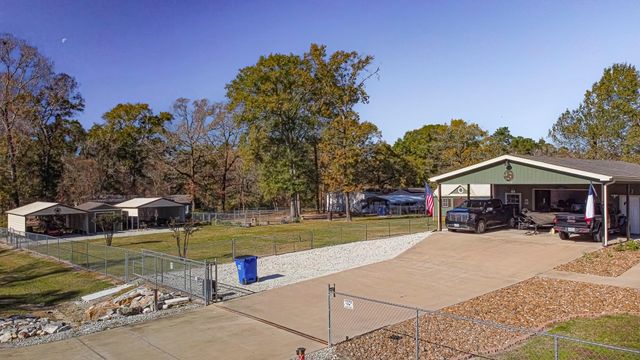 120 Mary Drive, Huntsville, TX 77320