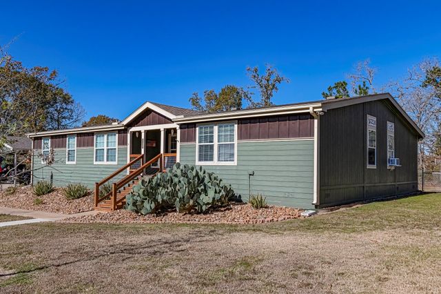 120 Mary Drive, Huntsville, TX 77320