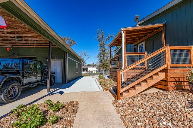 120 Mary Drive, Huntsville, TX 77320