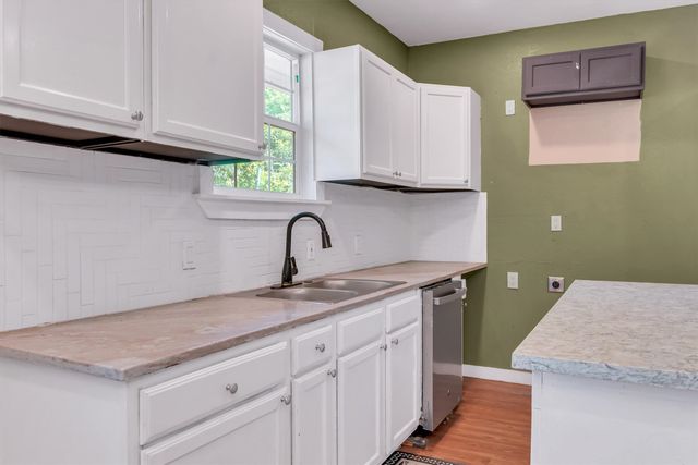 1315 E ARLINGTON Avenue, Fort Worth, TX 76104