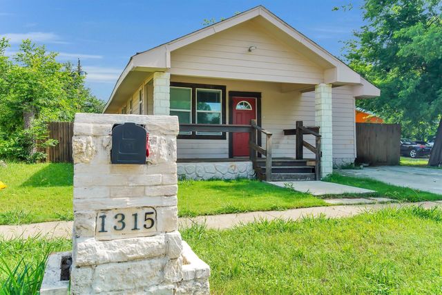 1315 E ARLINGTON Avenue, Fort Worth, TX 76104