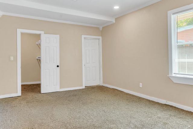 1315 E ARLINGTON Avenue, Fort Worth, TX 76104