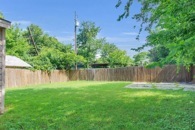 1315 E ARLINGTON Avenue, Fort Worth, TX 76104