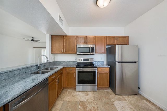 6011 SKYDALE WAY 101, Riverview, FL 33578