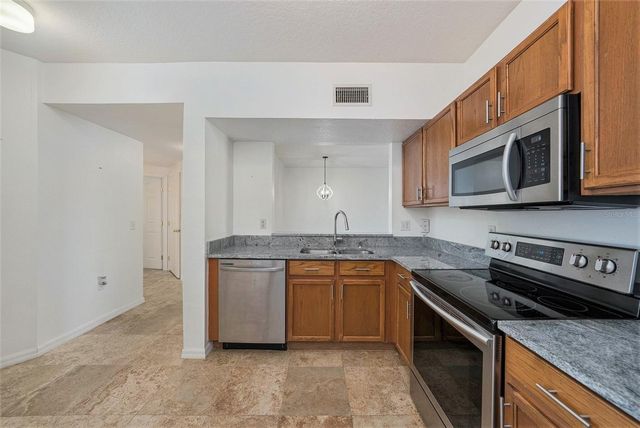 6011 SKYDALE WAY 101, Riverview, FL 33578