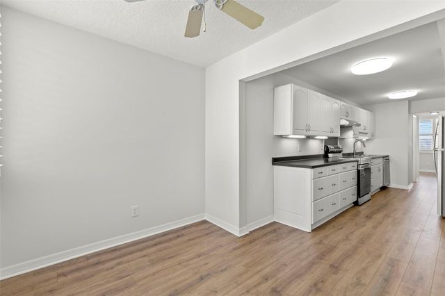 4890 BAY STREET NE 330, St Petersburg, FL 33703