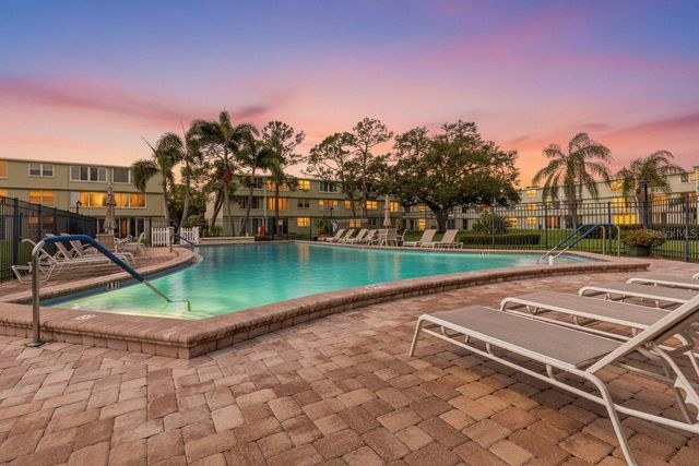 4890 BAY STREET NE 330, St Petersburg, FL 33703