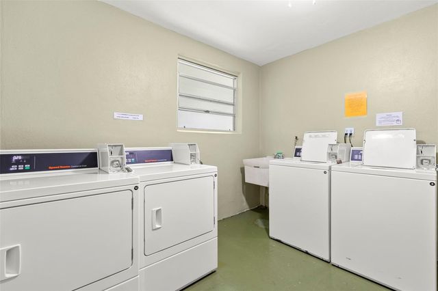 4890 BAY STREET NE 330, St Petersburg, FL 33703